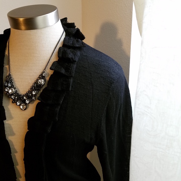 JONES NEW YORK.GORGEOUS RUFFLED CARDIGAN - Picture 3 of 5